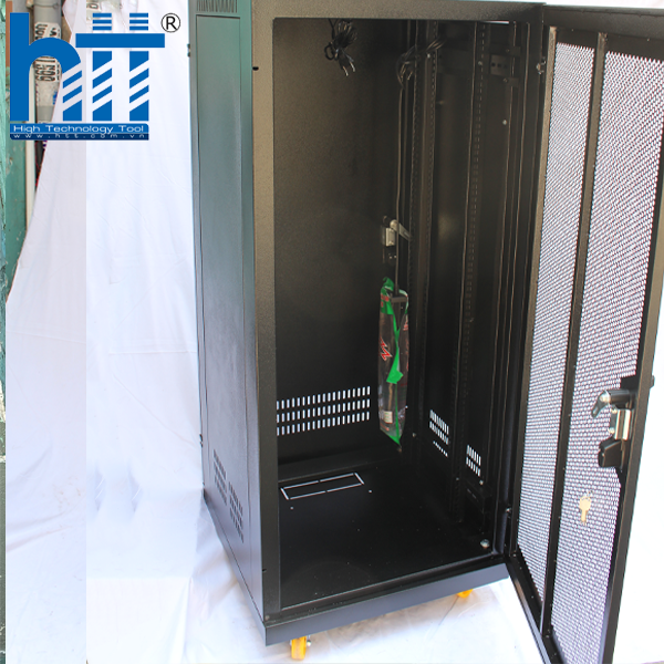 Sản phẩm đáp ứng tốt nhu cầu quản lý thiết bị mạng, máy chủ và hệ thống viễn thông trong không gian gọn gàng, khoa học.