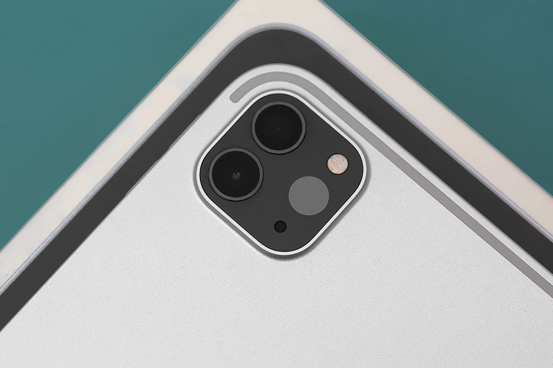 iPad Pro M1 12.9 inch WiFi Cellular 128GB (2021) | Trang bị hệ thống gồm 2 máy ảnh sau có camera chính 12 MP và camera phụ góc rộng 10 MP