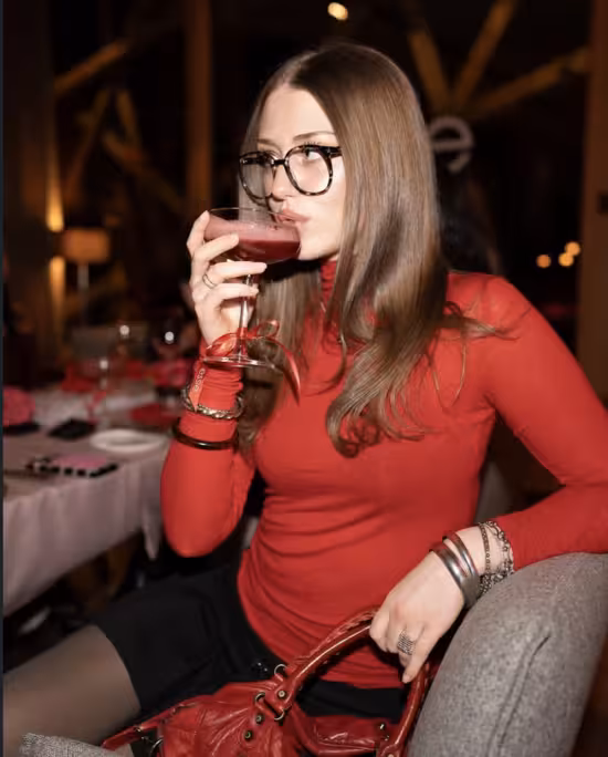 Học hành hay OnlyFans: Góc nhìn về sự lựa chọn và giá trị bền vững